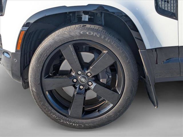 Used 2025 Land Rover Defender 110 X-Dynamic SE AWD/4WD image 19