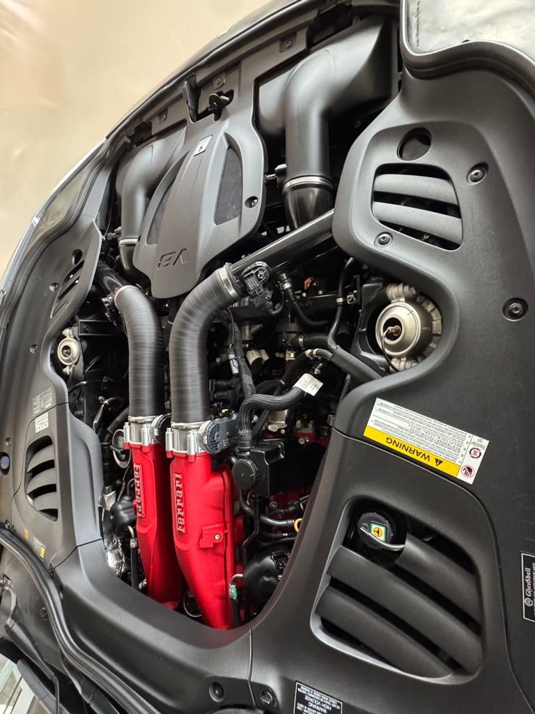 Used 2018 Ferrari GTC4Lusso T image 26