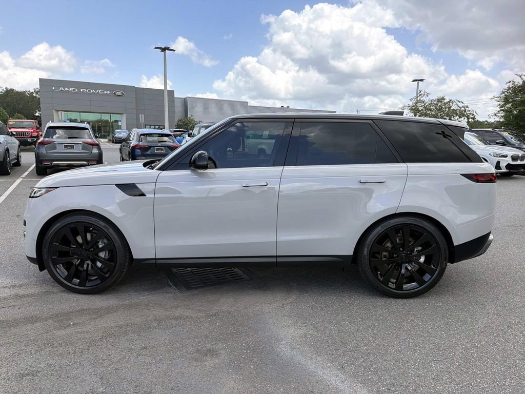 New 2026 Land Rover Range Rover Sport SE AWD/4WD image 2
