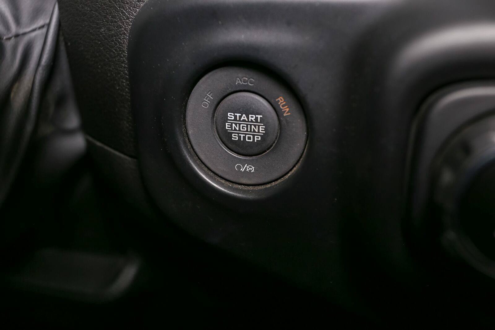 Used 2022 Jeep Wrangler Unlimited Rubicon 4xe w/ Cold Weather Group AWD/4WD image 34