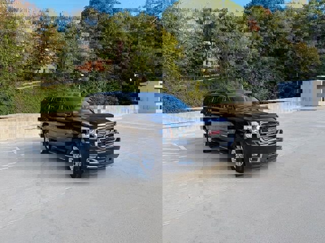 Used 2020 GMC Yukon XL SLT image 3