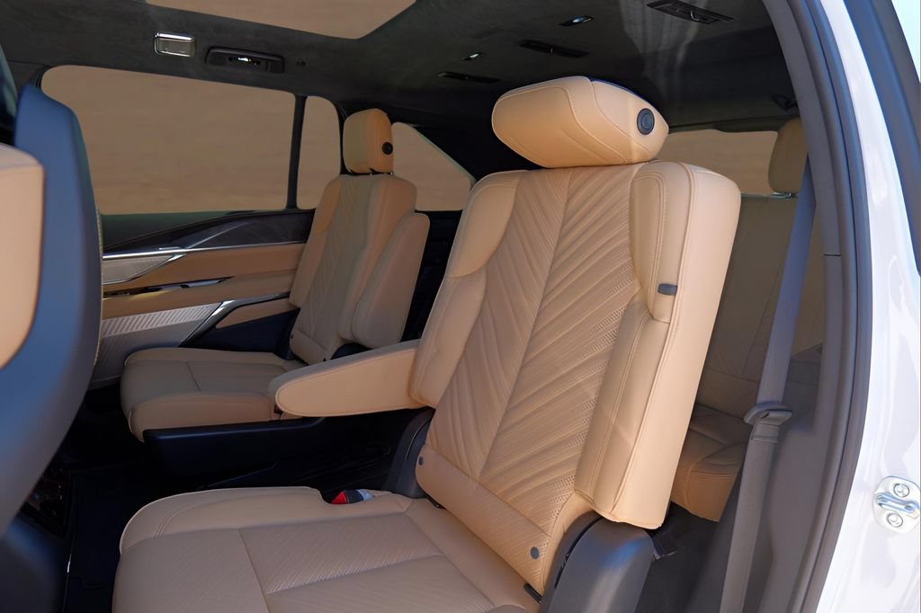 New 2025 Cadillac Escalade IQ Sport 2 AWD/4WD image 16