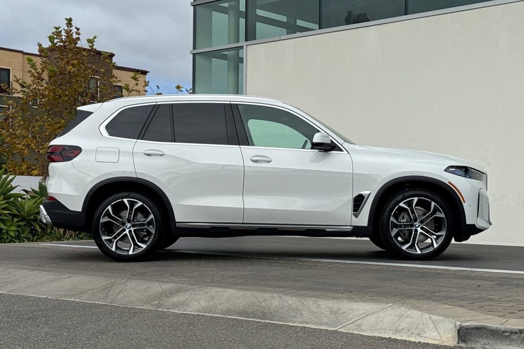 New 2026 BMW X5 sDrive40i w/ Climate Comfort Package video 2