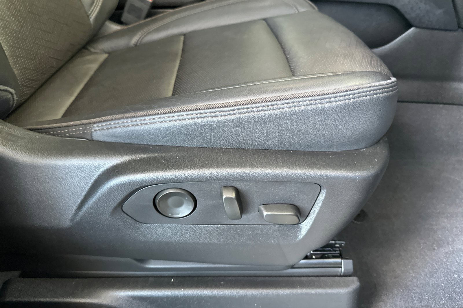 Used 2024 Chevrolet Tahoe High Country w/ Premium Package image 22