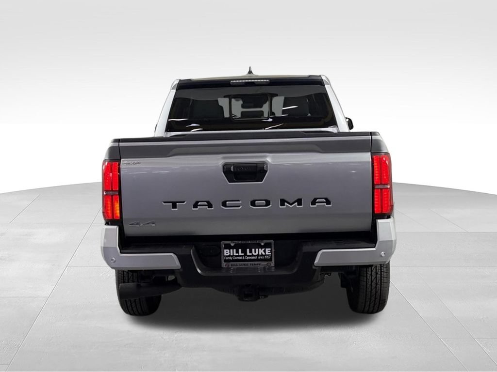 Used 2025 Toyota Tacoma SR5 AWD/4WD image 7