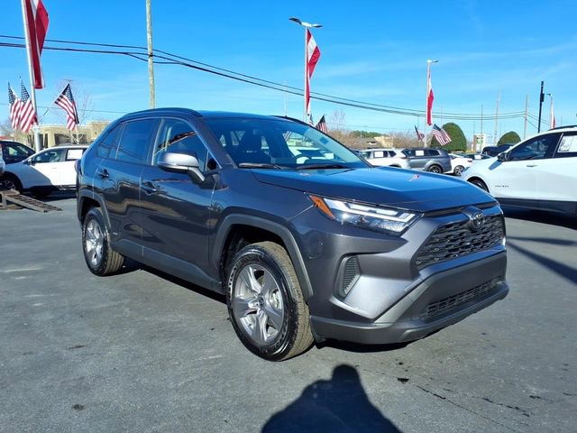 Used 2025 Toyota RAV4 XLE image 1