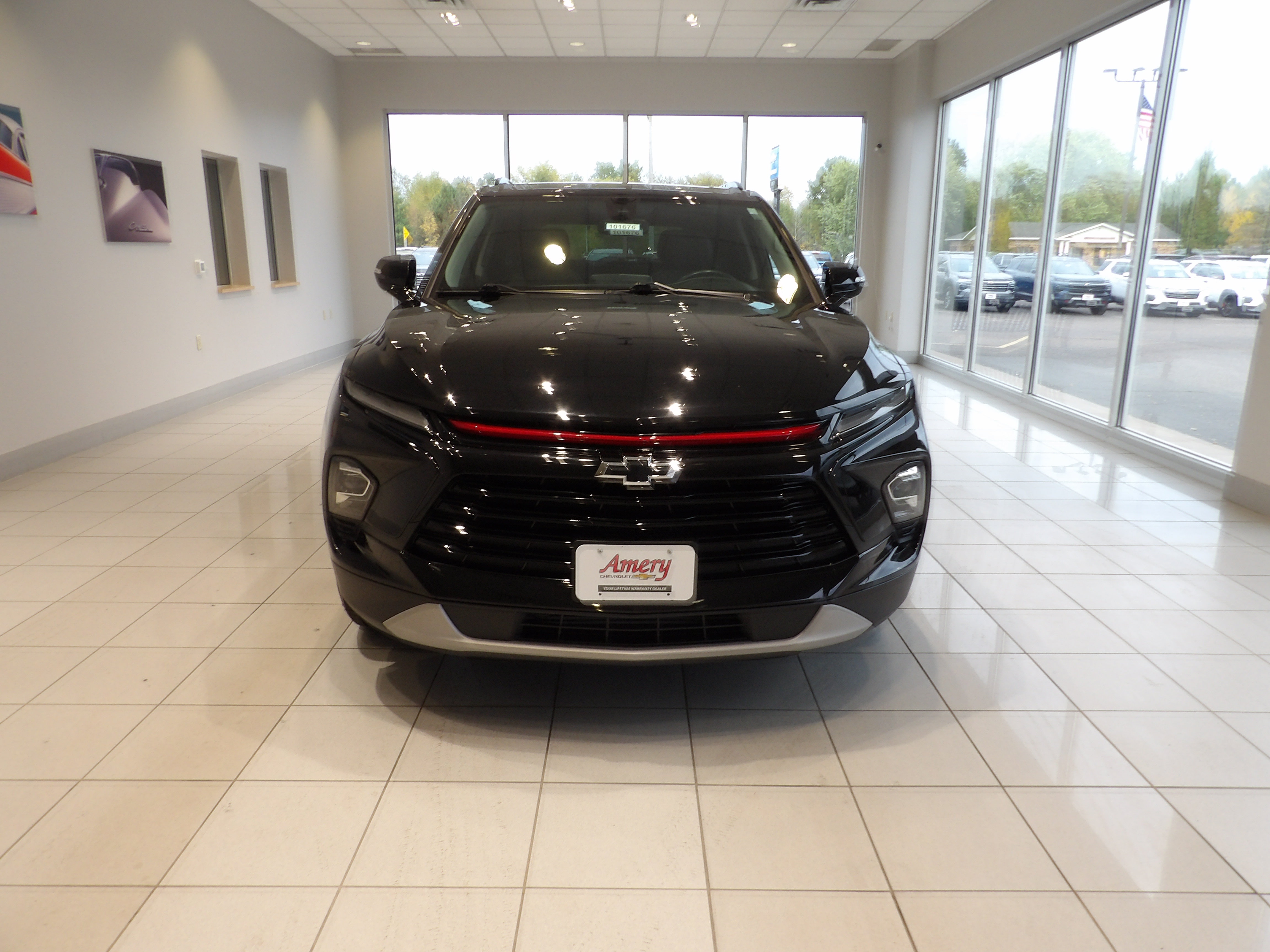 Used 2023 Chevrolet Blazer LT AWD/4WD image 2