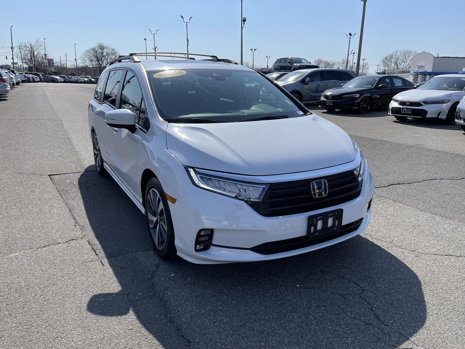 Used 2023 Honda Odyssey Touring image 1