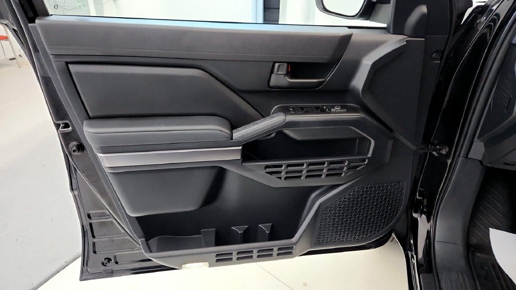 Certified 2025 Toyota 4Runner SR5 RWD image 28