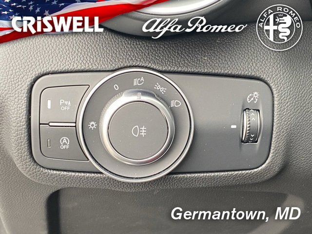 New 2025 Alfa Romeo Giulia AWD image 35