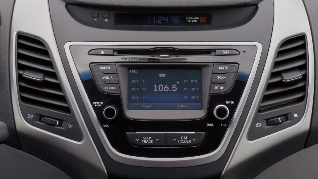 Used 2015 Hyundai Elantra Limited FWD image 13