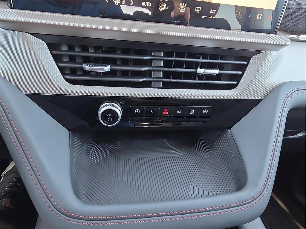 New 2025 Ford Explorer Active image 15