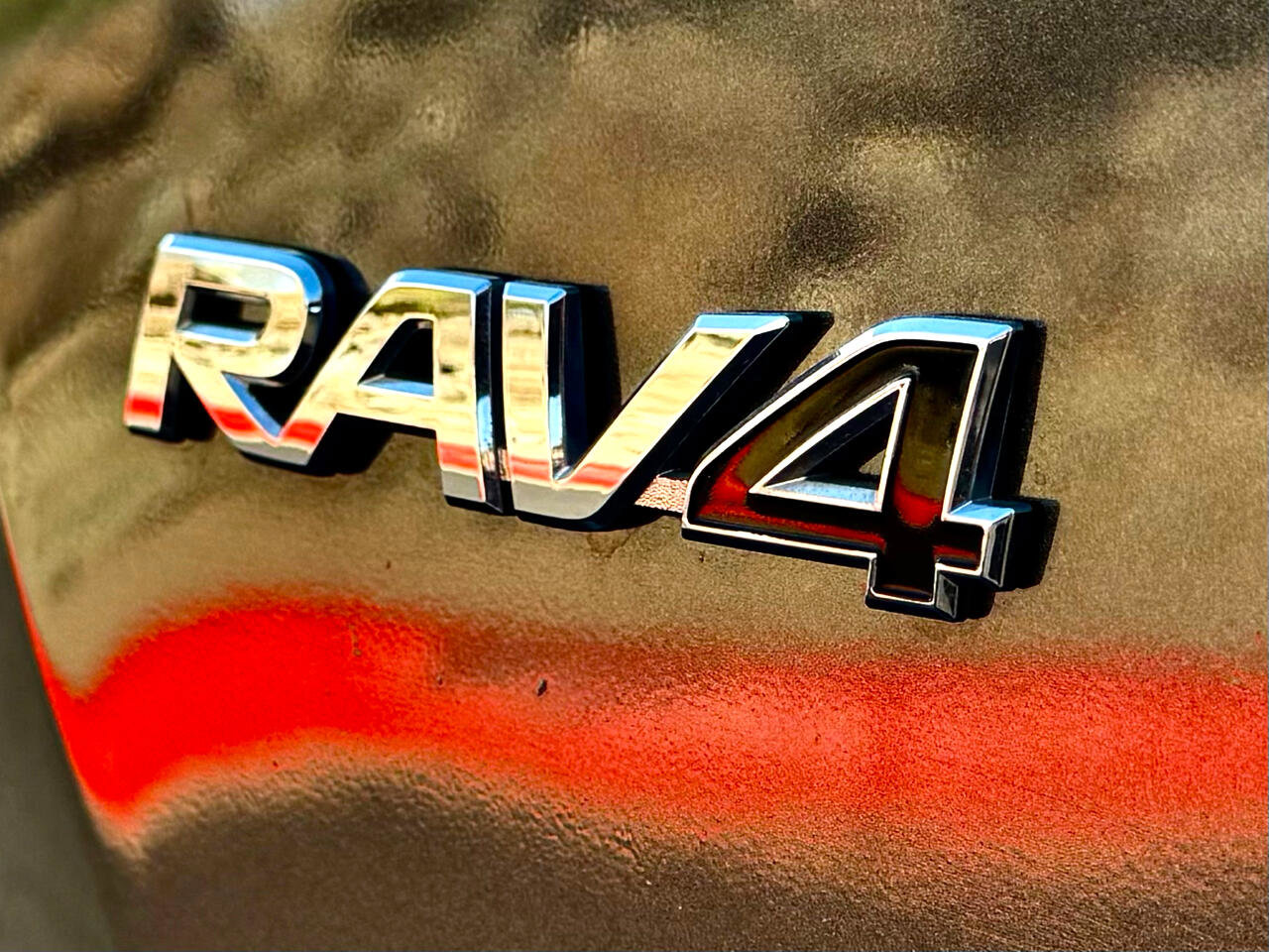 Used 2018 Toyota RAV4 LE w/ Carpet Mat Package image 21