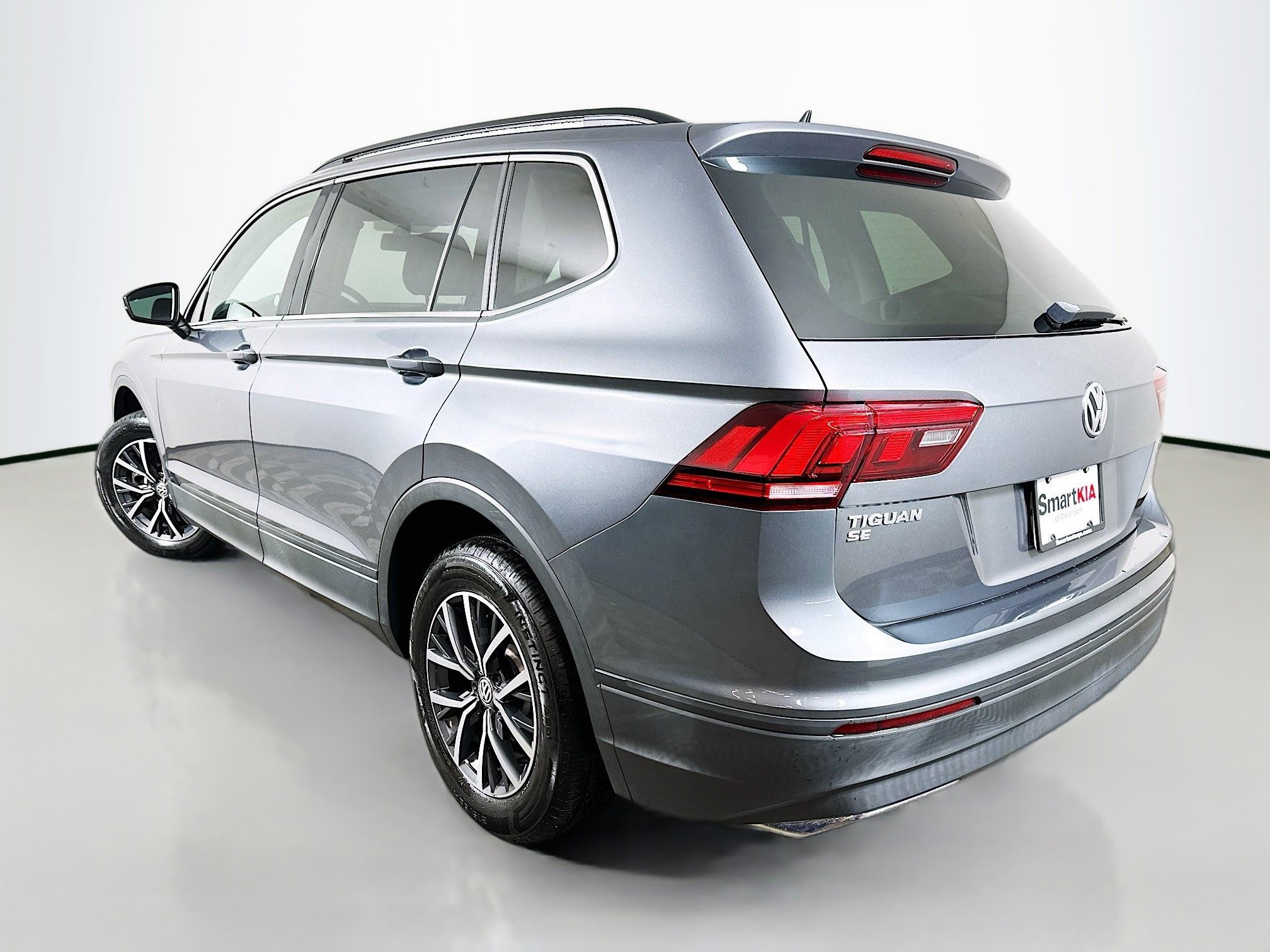 Used 2019 Volkswagen Tiguan SE AWD/4WD image 5