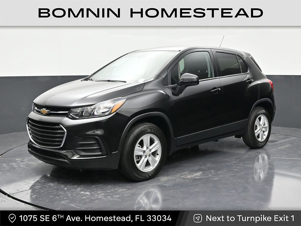 Used 2022 Chevrolet Trax LS w/ Tint and Cruise Package image 1