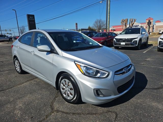 Used 2016 Hyundai Accent SE w/ Option Group 02 image 2