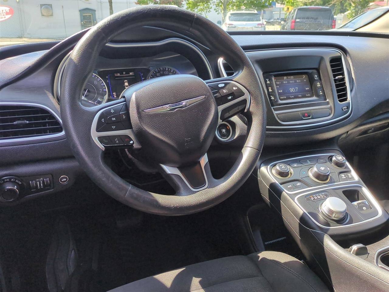 Used 2015 Chrysler 200 Limited FWD image 26
