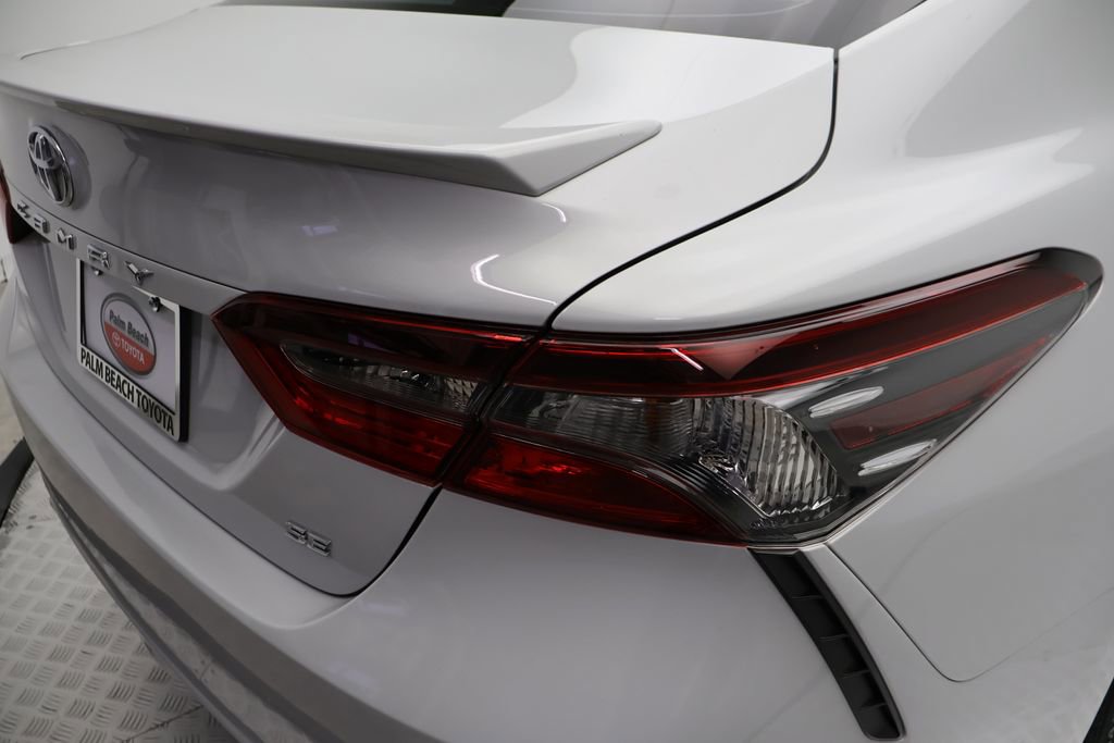 Used 2024 Toyota Camry SE w/ Convenience Package image 9