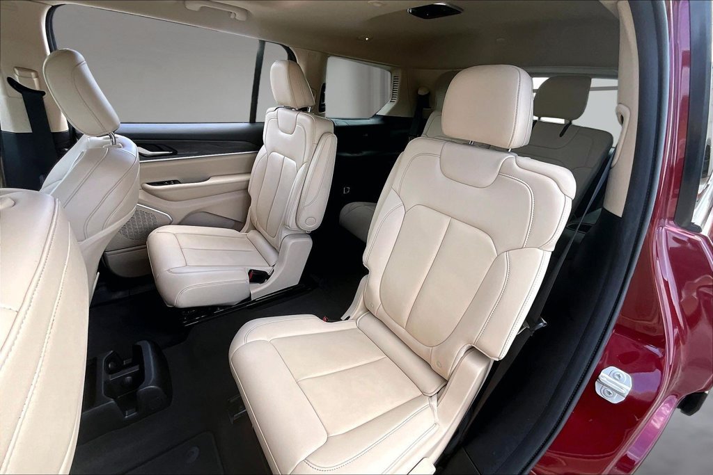 Used 2021 Jeep Grand Cherokee L Limited RWD image 21
