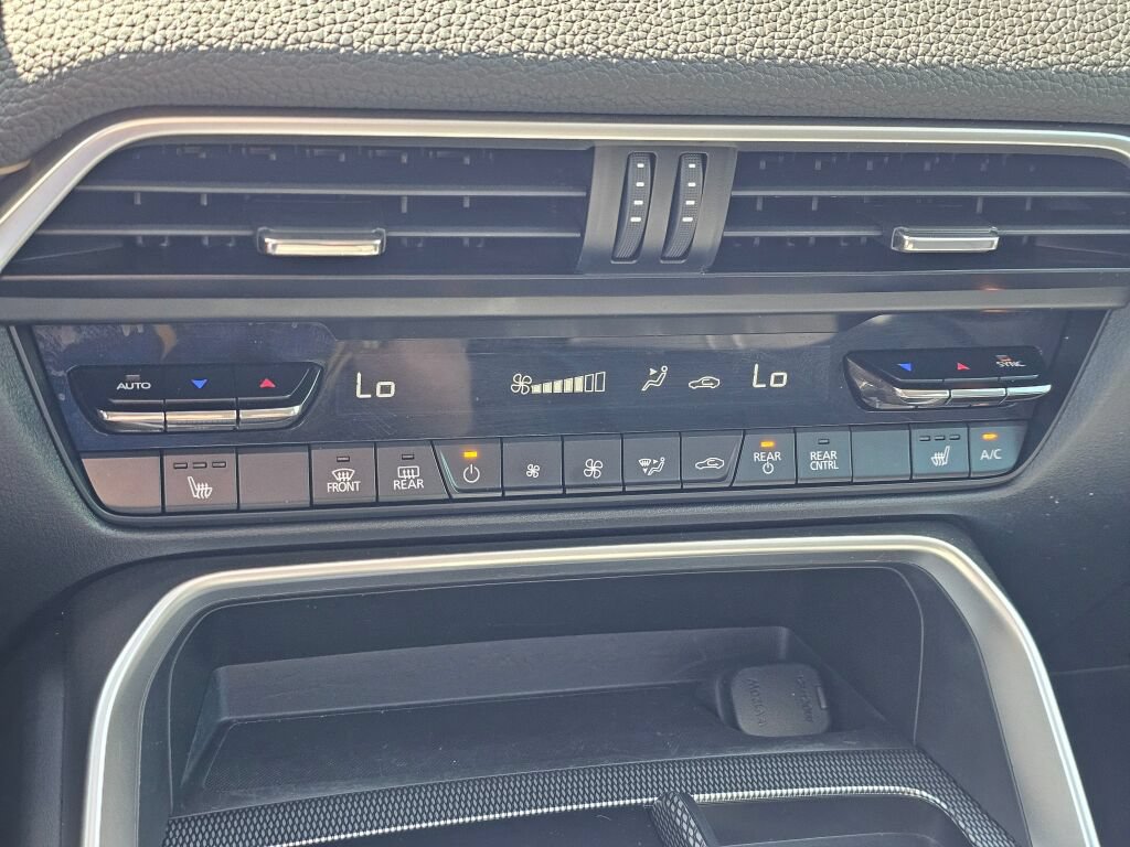 Certified 2024 MAZDA CX-90 Plug-In Hybrid w/ Preferred AWD/4WD image 17