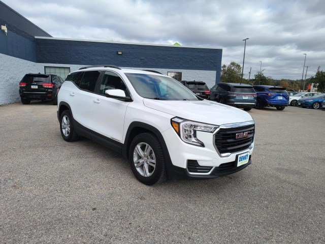 Used 2023 GMC Terrain SLE w/ Driver Convenience Package image 7