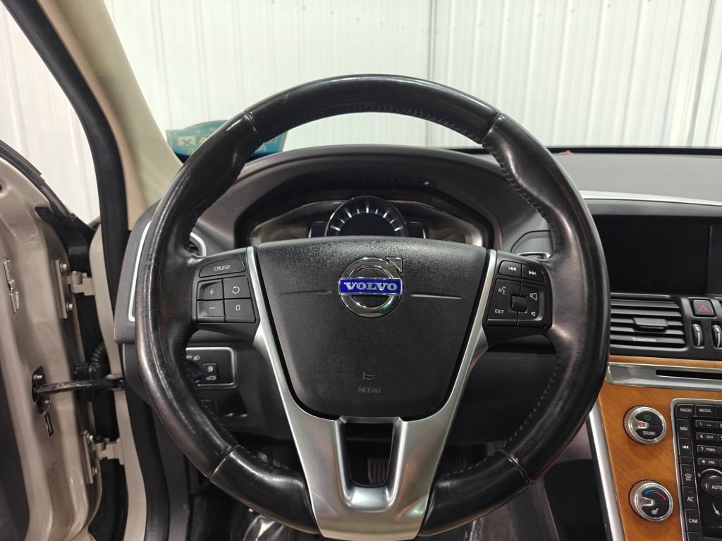 Used 2017 Volvo XC60 T5 Inscription w/ Preferred Option Package image 37