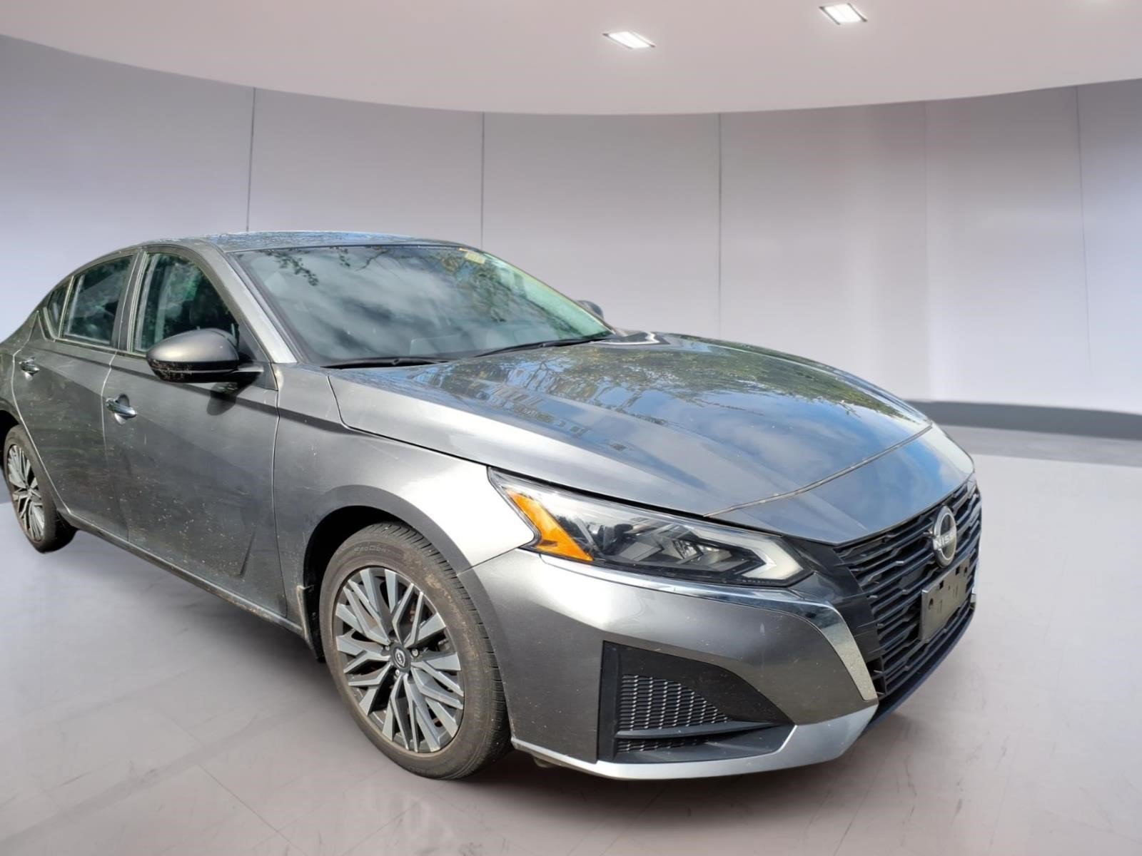 Used 2024 Nissan Altima 2.5 SV AWD/4WD image 4