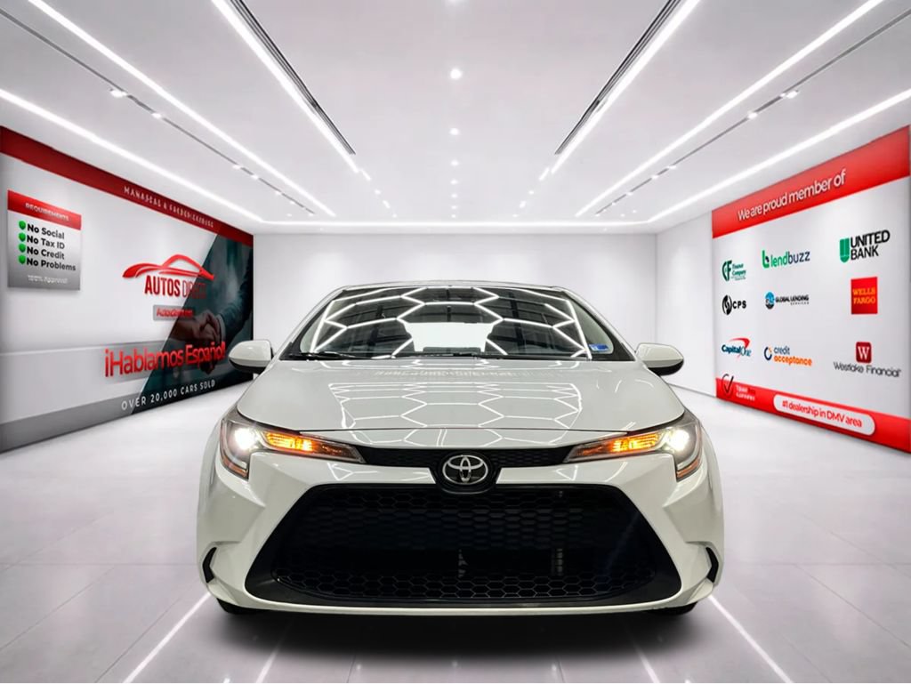 Used 2022 Toyota Corolla LE FWD image 2