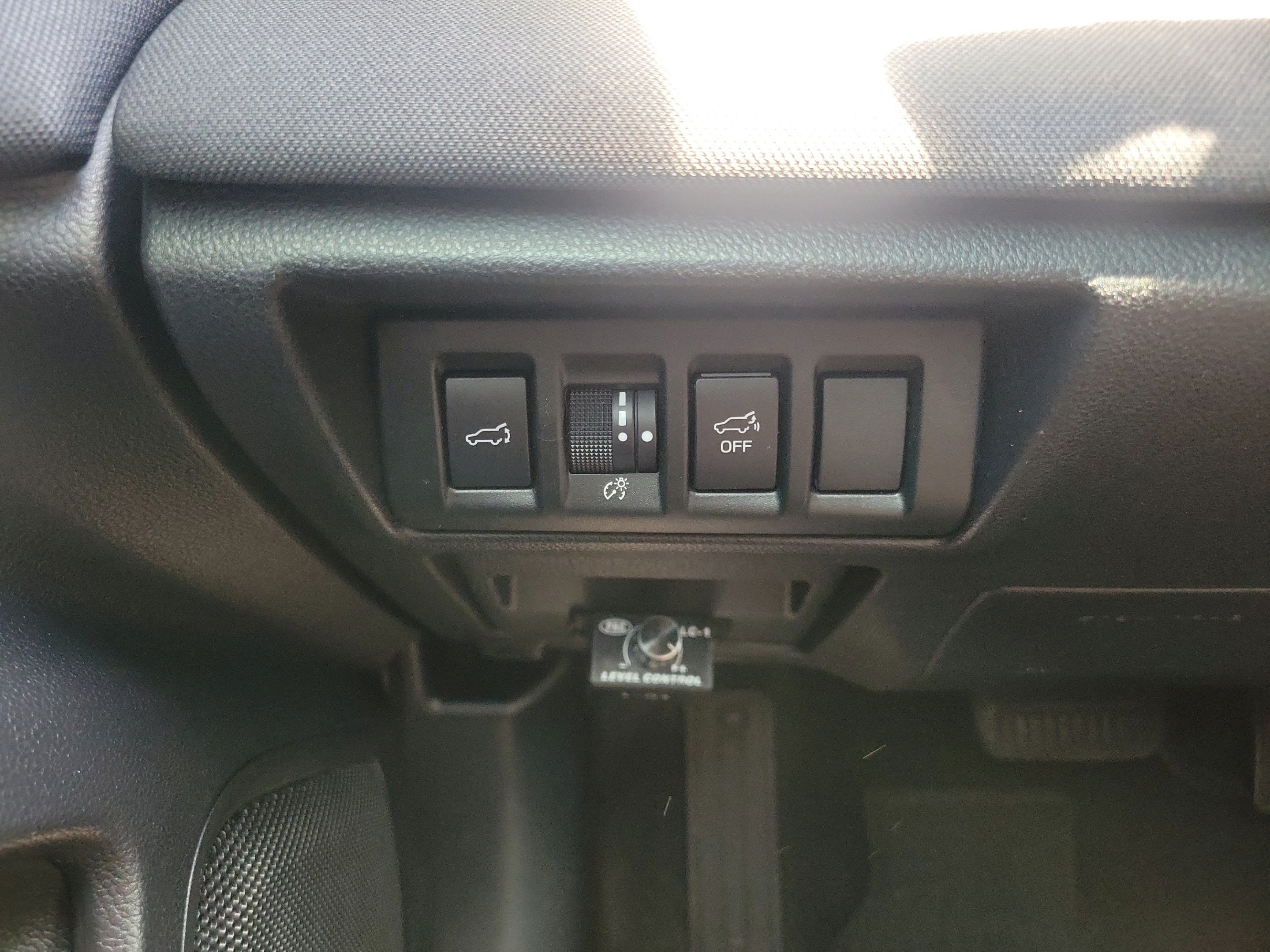 Used 2020 Subaru Outback Premium AWD/4WD image 21