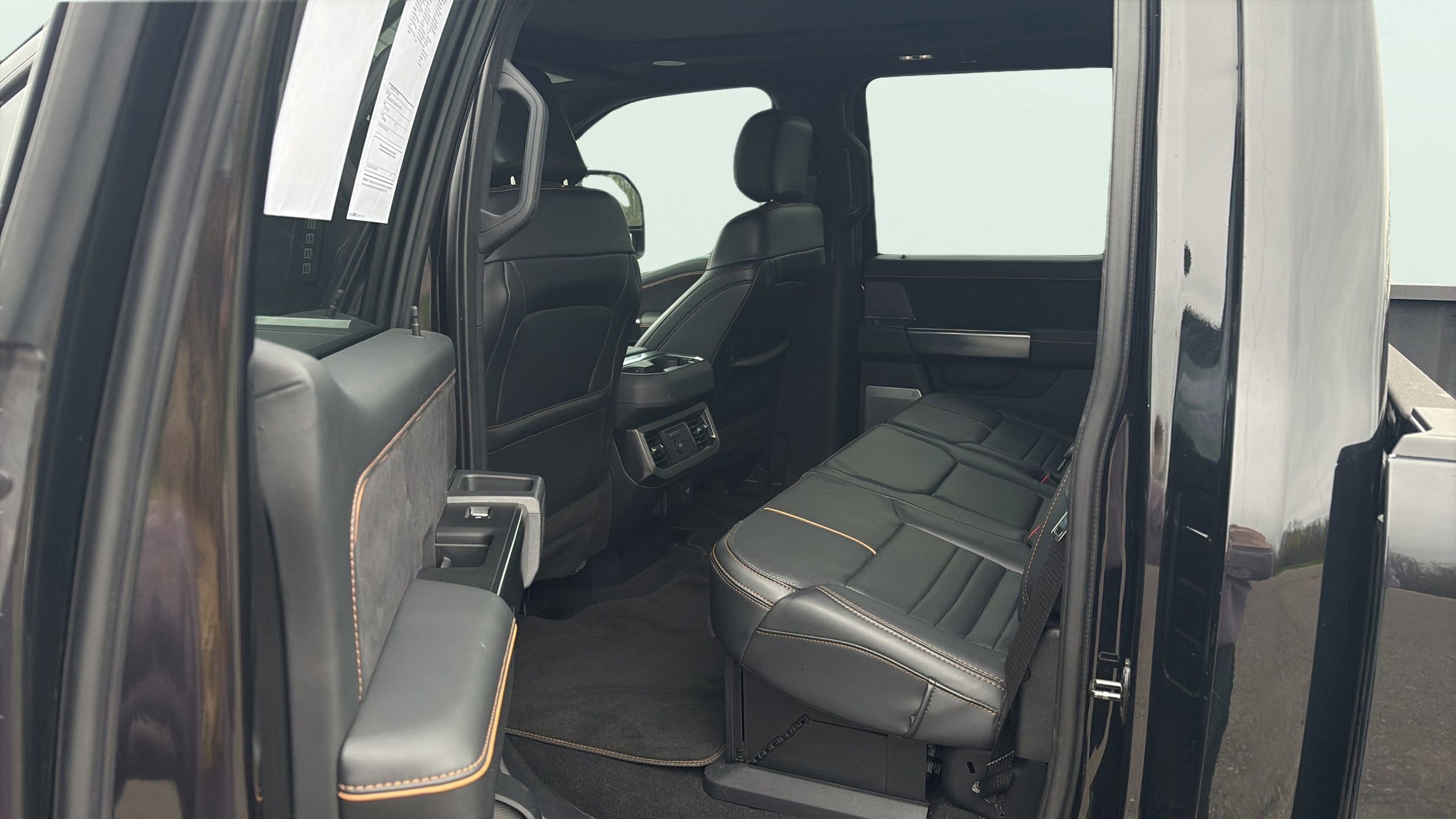 Used 2023 Ford F450 Platinum w/ FX4 Off-Road Package AWD/4WD image 13