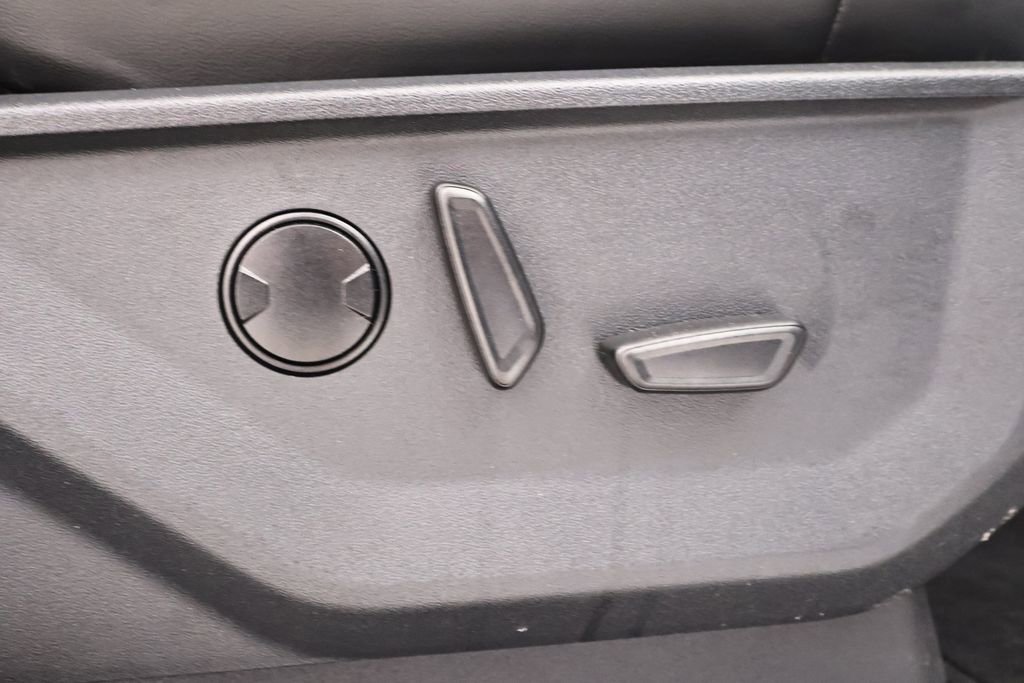 Certified 2025 Ford Expedition Max Platinum image 25