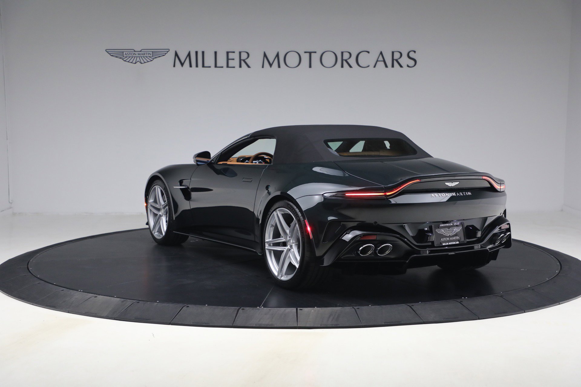 New 2026 Aston Martin V8 Vantage Roadster image 16