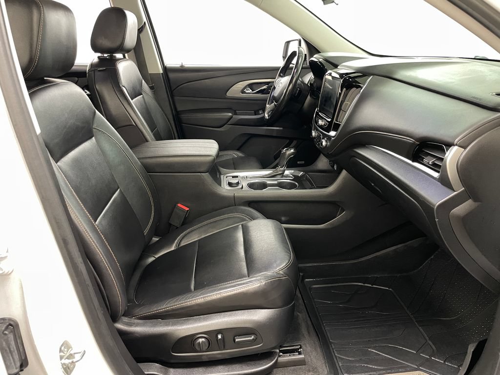 Used 2020 Chevrolet Traverse RS w/ LPO, Floor Liner Package AWD/4WD image 38