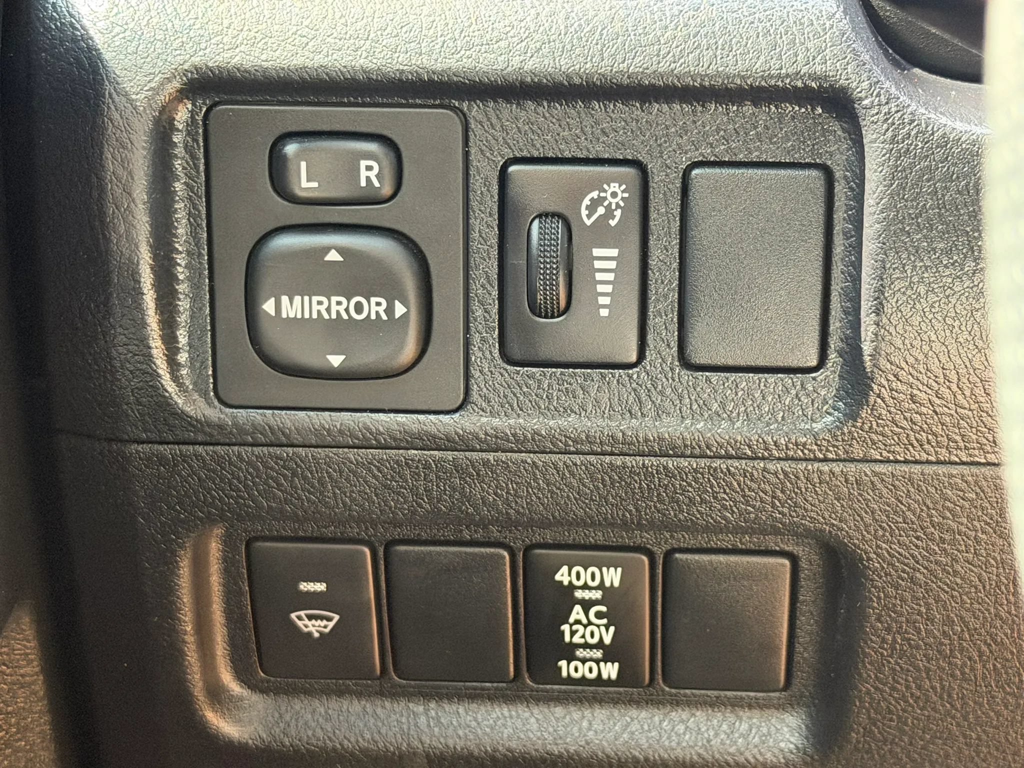 Used 2018 Toyota 4Runner TRD Off-Road AWD/4WD image 22