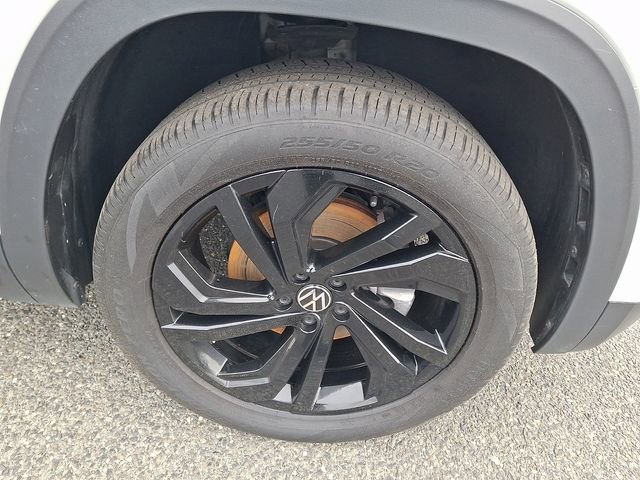 Used 2023 Volkswagen Atlas SE w/ Black Wheel Package image 8