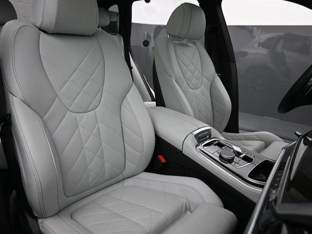 Used 2024 BMW X5 xDrive40i w/ Premium Package image 21