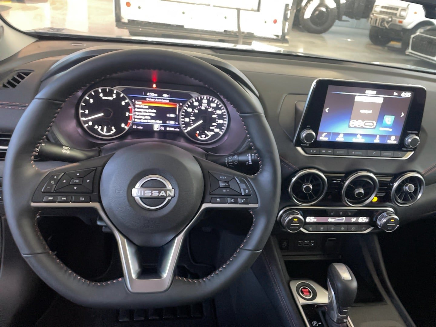 Used 2025 Nissan Sentra SR w/ SR Premium Package FWD image 14
