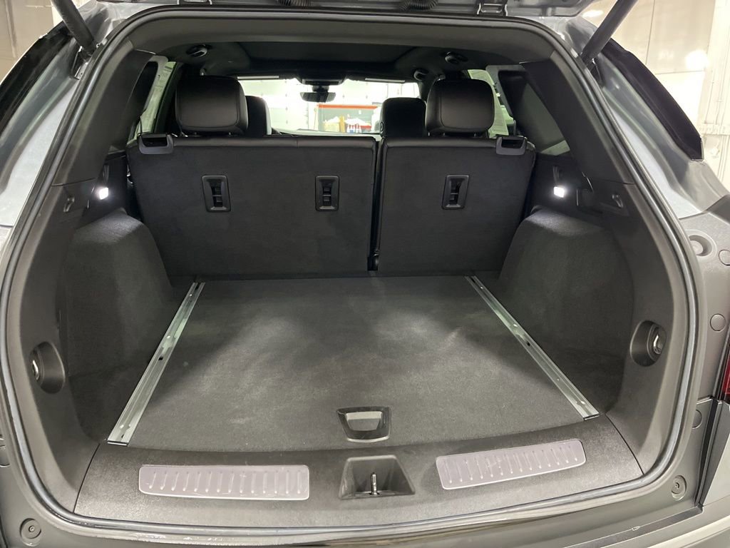 Used 2022 Cadillac XT5 Premium Luxury w/ Technology Package image 8