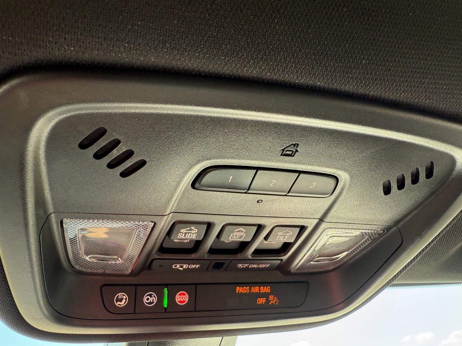 Used 2024 Chevrolet Traverse Premier w/ Redline Edition AWD/4WD image 21