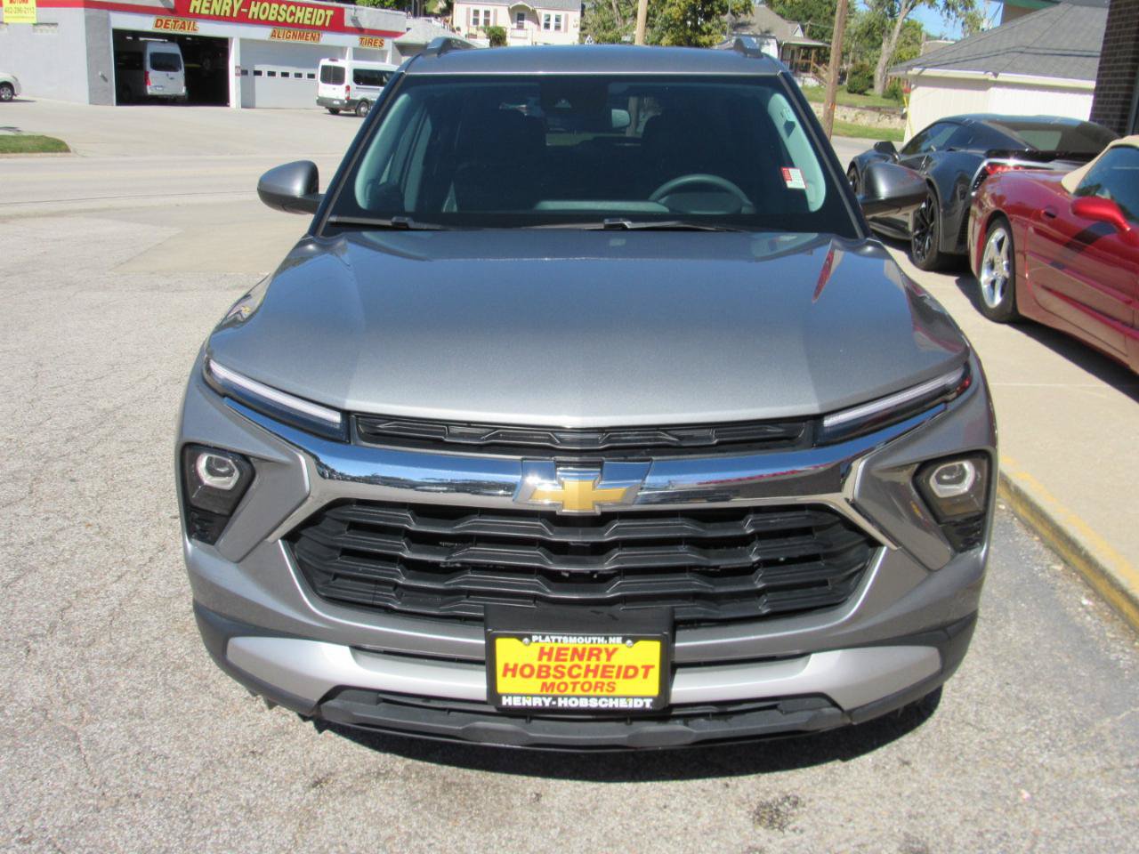 Used 2025 Chevrolet TrailBlazer LT AWD/4WD image 2