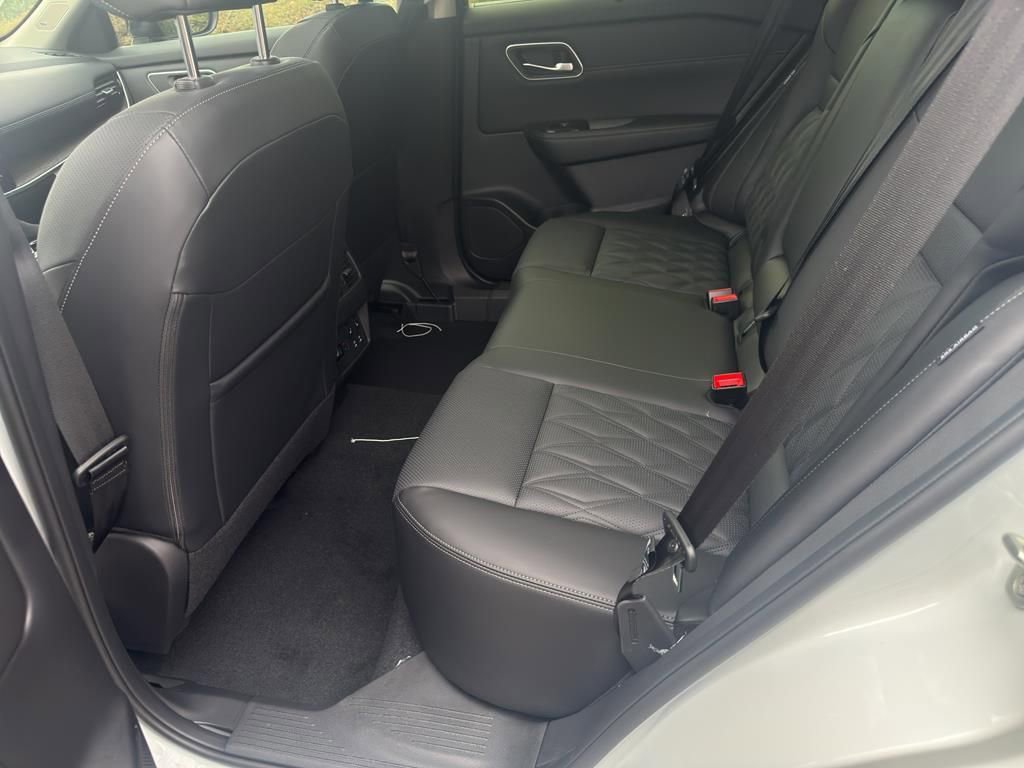 New 2026 Nissan Rogue Platinum image 31