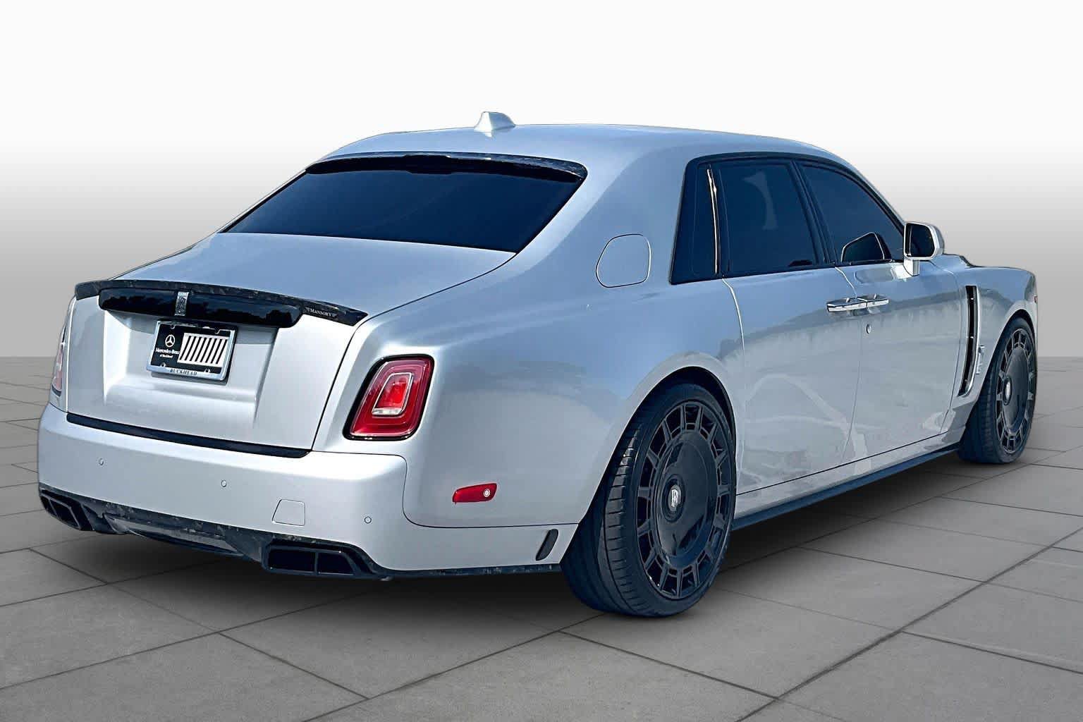 Used 2024 Rolls-Royce Phantom Sedan RWD image 13