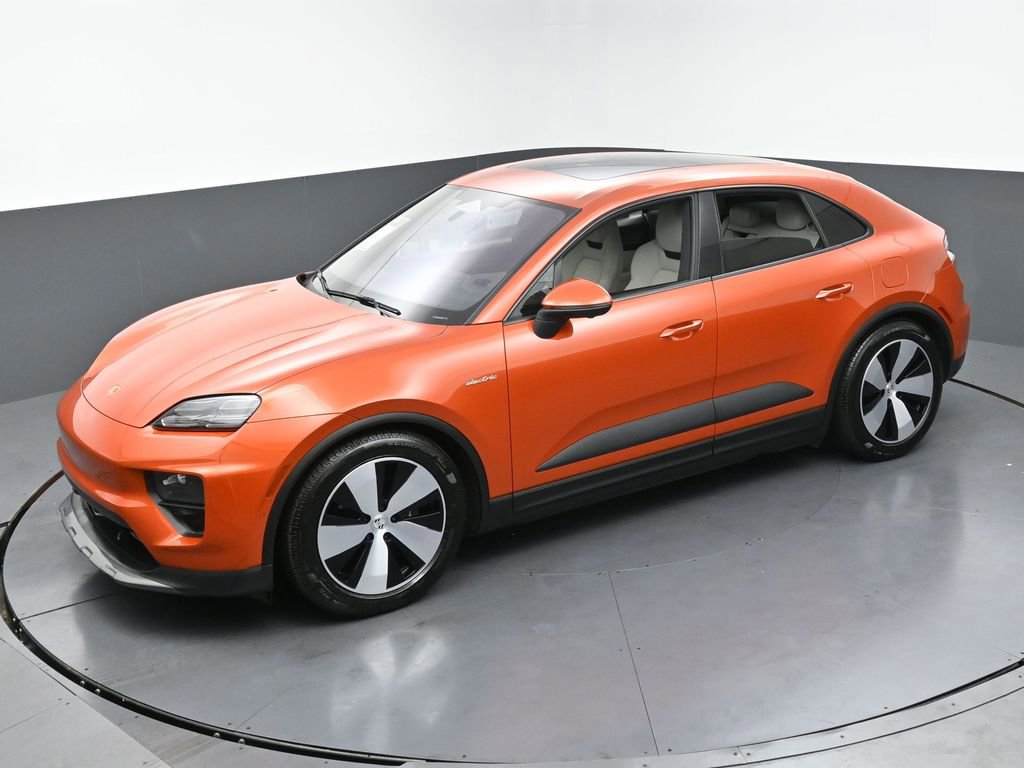 Used 2024 Porsche Macan 4 Electric AWD/4WD image 4