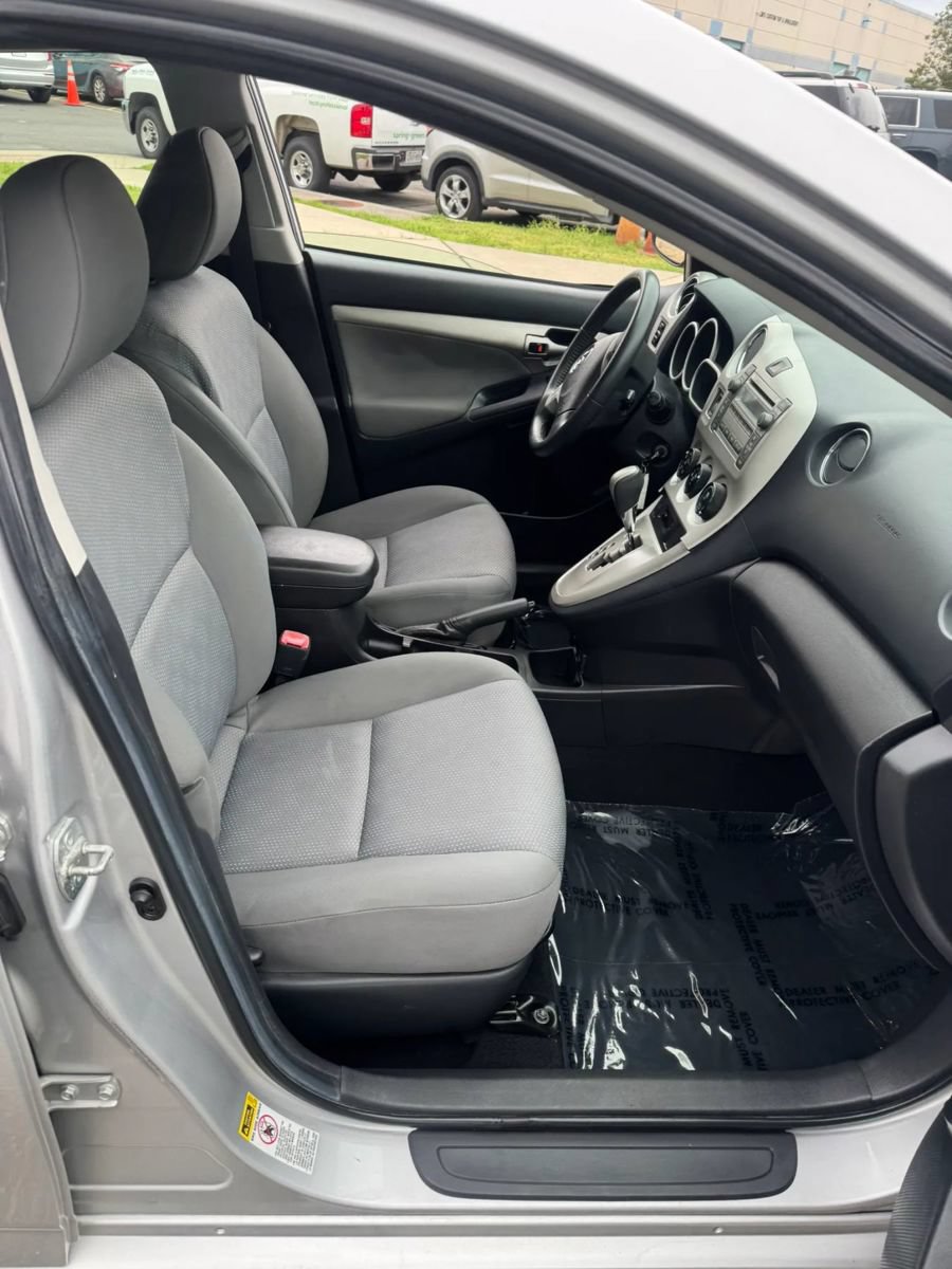 Used 2009 Toyota Matrix S FWD image 11
