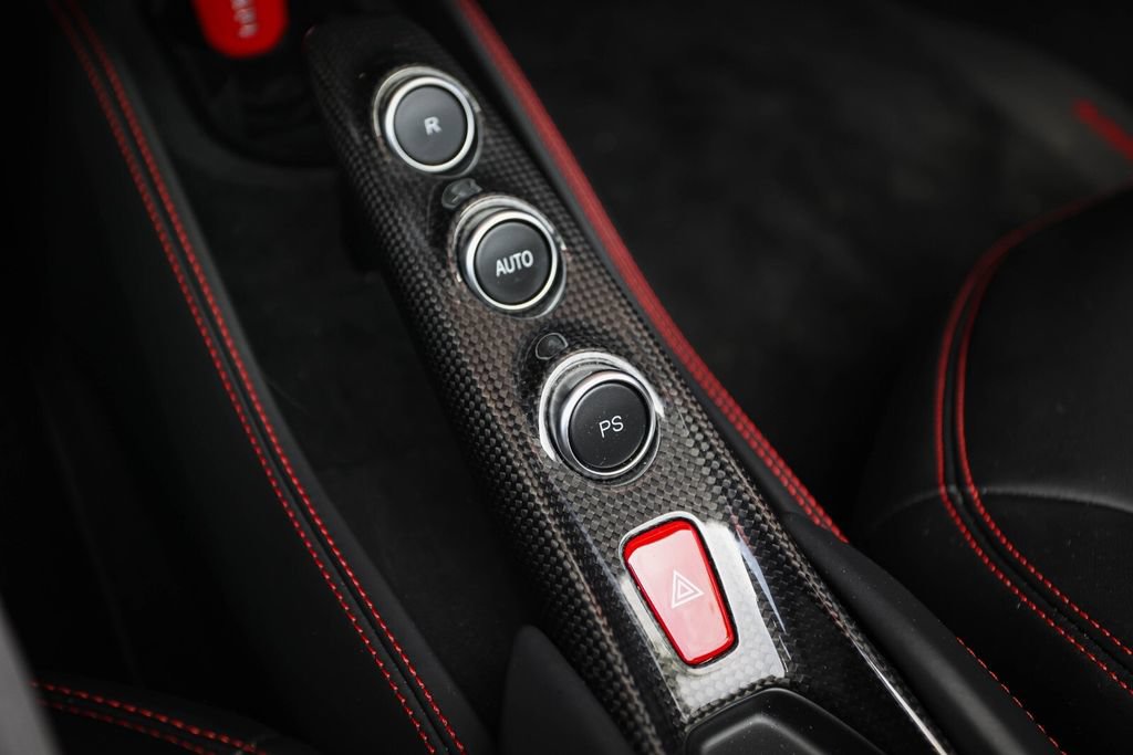 Used 2021 Ferrari F8 Tributo RWD image 38