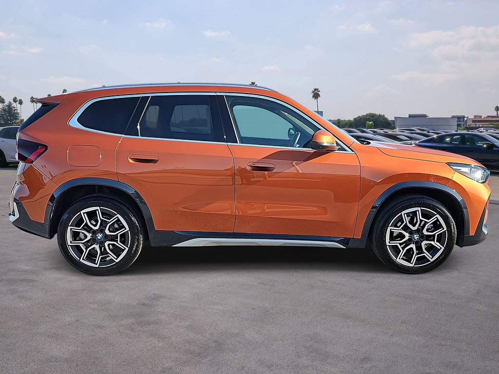 Used 2025 BMW X1 xDrive28i w/ Technology Package AWD/4WD image 4