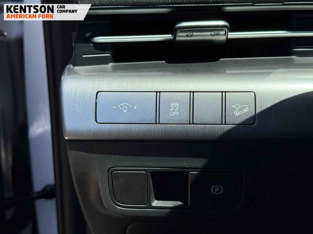 Used 2025 Hyundai Kona SEL AWD/4WD image 17