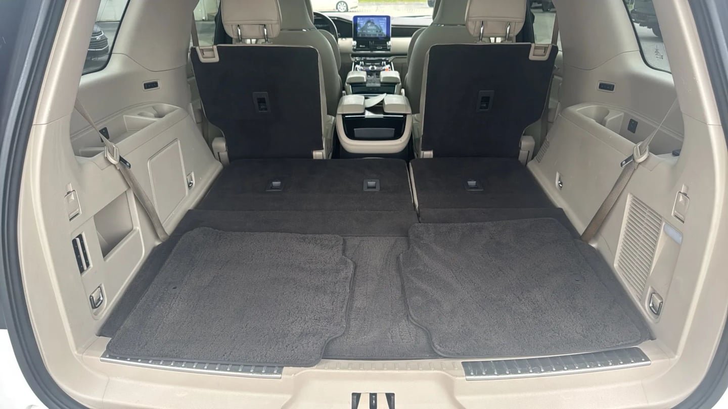 Used 2019 Lincoln Navigator Reserve AWD/4WD image 40