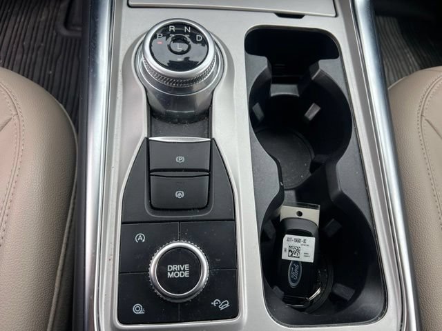 Used 2023 Ford Explorer Limited w/ Equipment Group 301A AWD/4WD image 32