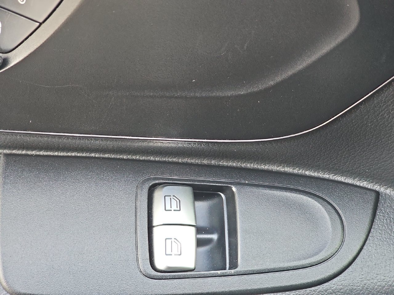 Used 2023 Mercedes-Benz Metris Passenger image 33